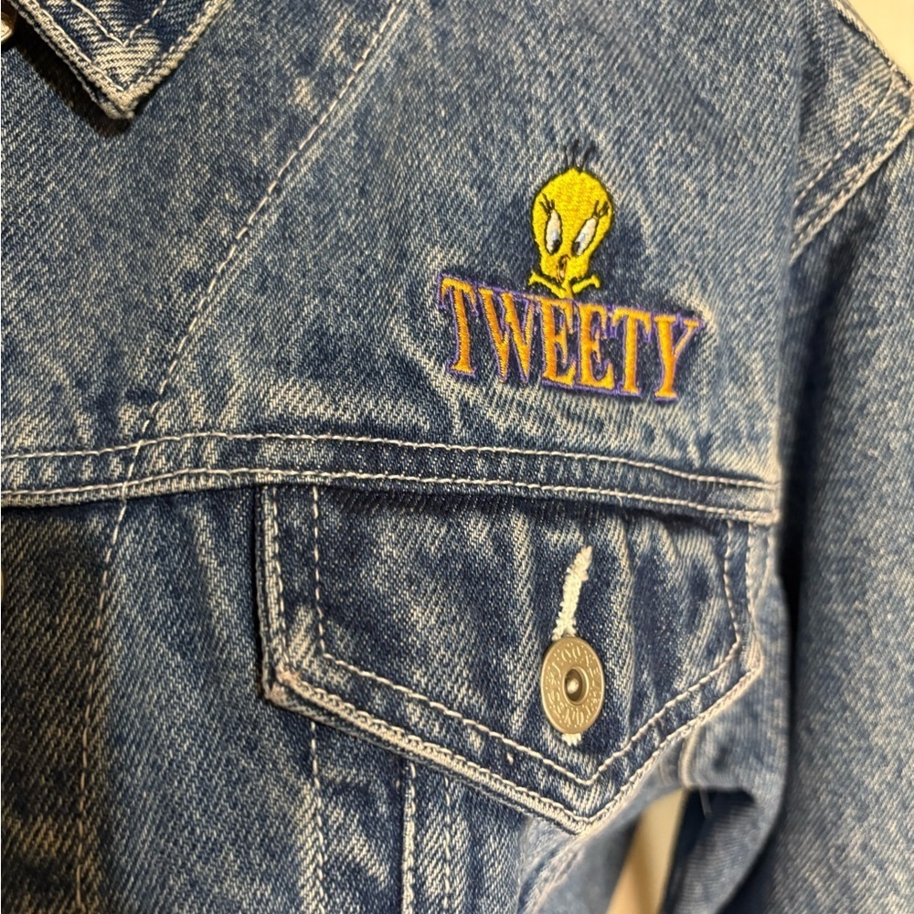 Vintage Looney Tunes Tweety Bird Denim Jacket size medium - Picture 2 of 9